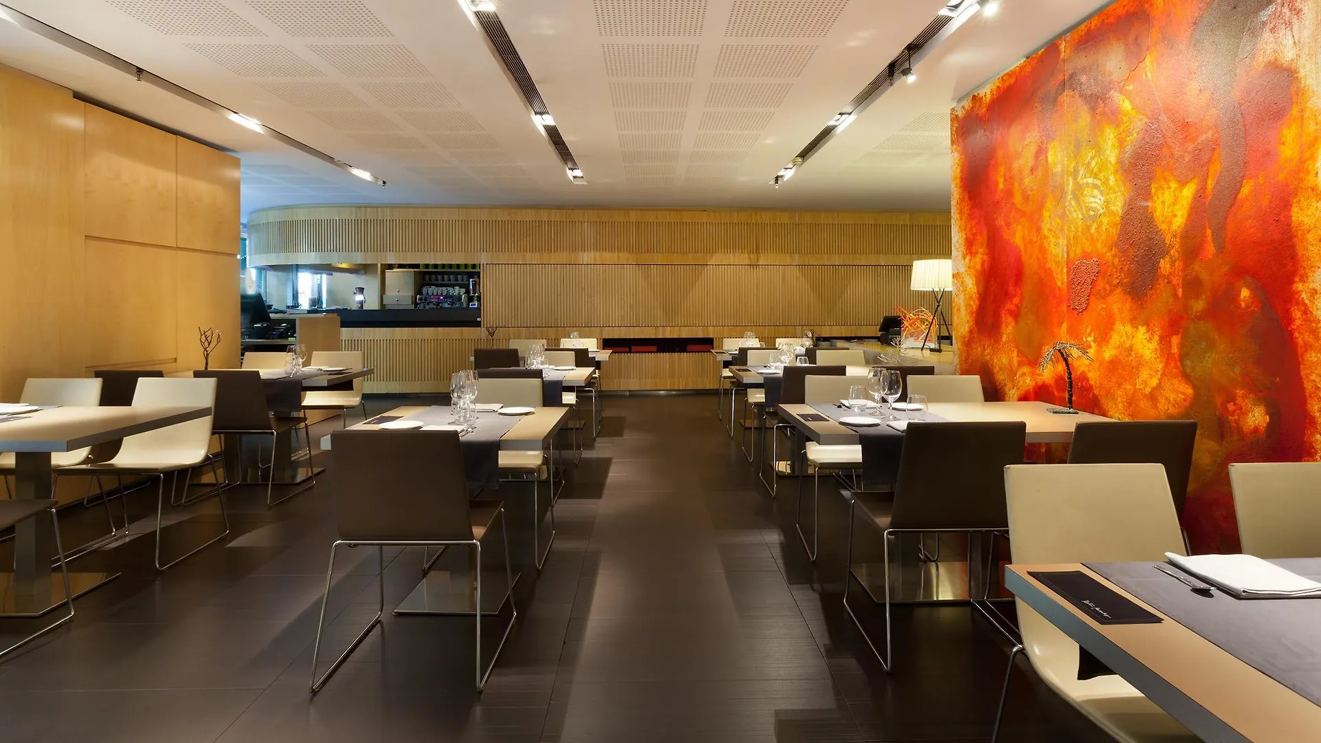 Hotel Condes De Barcelona 4*,