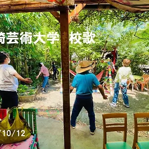  ゲストハウス ゲストハウスとカフェと庭　釜ヶ崎芸術大学 日本